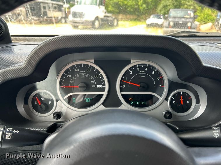 image for item EK8259 2007 Jeep Wrangler Sahara SUV