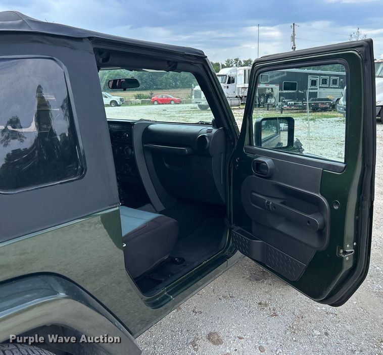 image for item EK8259 2007 Jeep Wrangler Sahara SUV