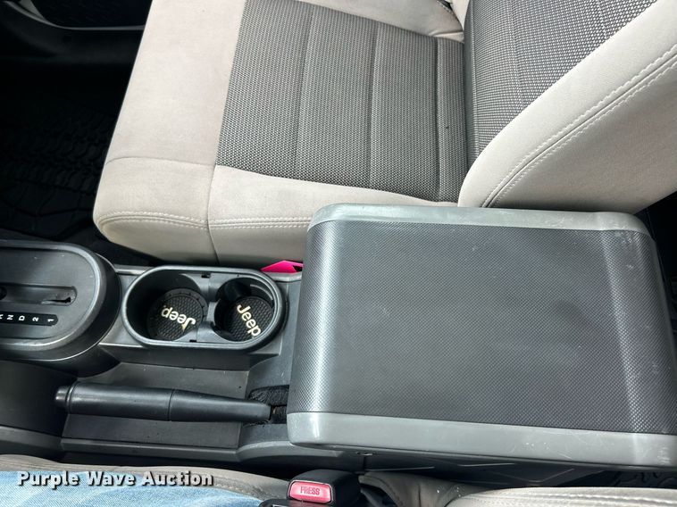 image for item EK8260 2008 Jeep Wrangler Unlimited SUV