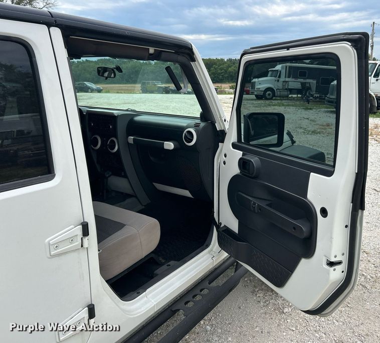 image for item EK8260 2008 Jeep Wrangler Unlimited SUV