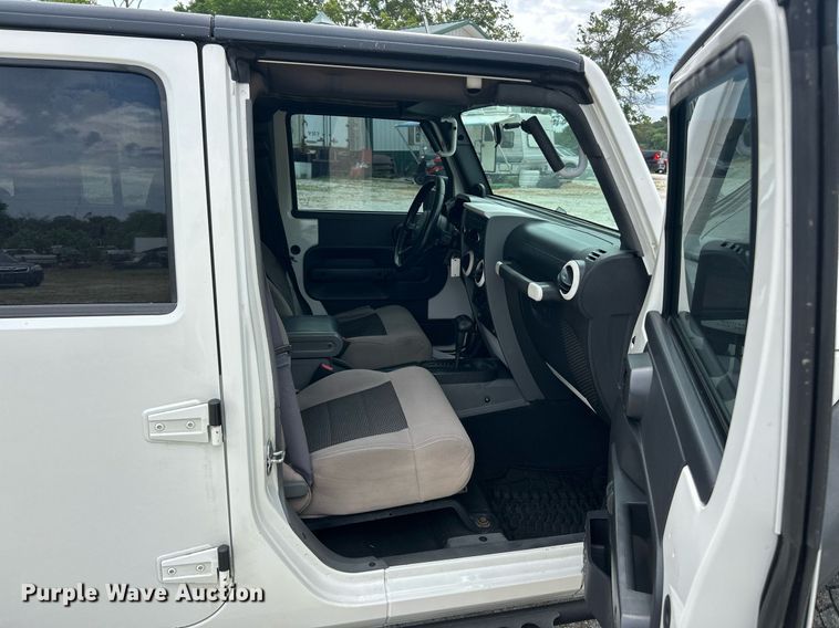 image for item EK8260 2008 Jeep Wrangler Unlimited SUV