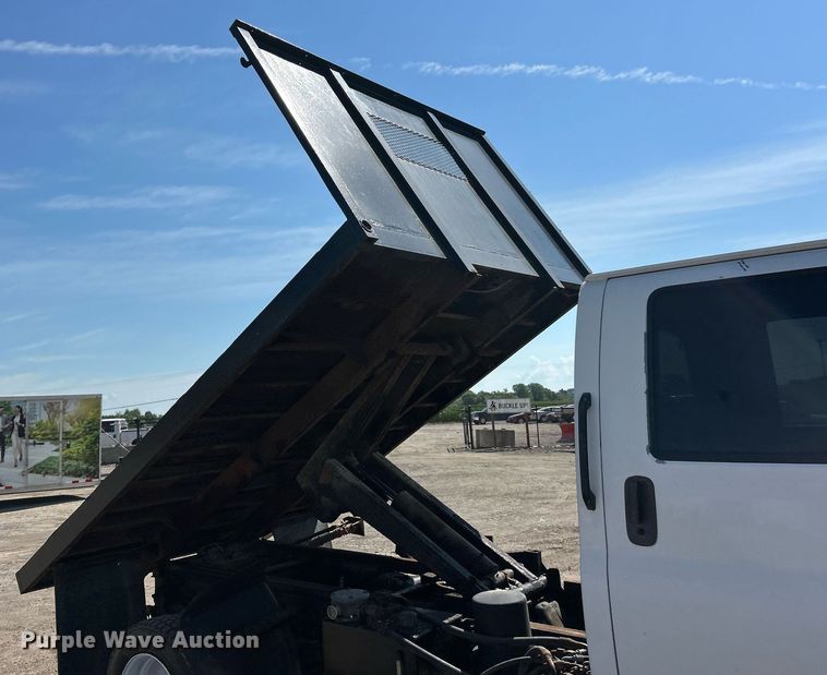 image for item EK8294 2006 GMC C5500 Crew Cab dump flatbed truck