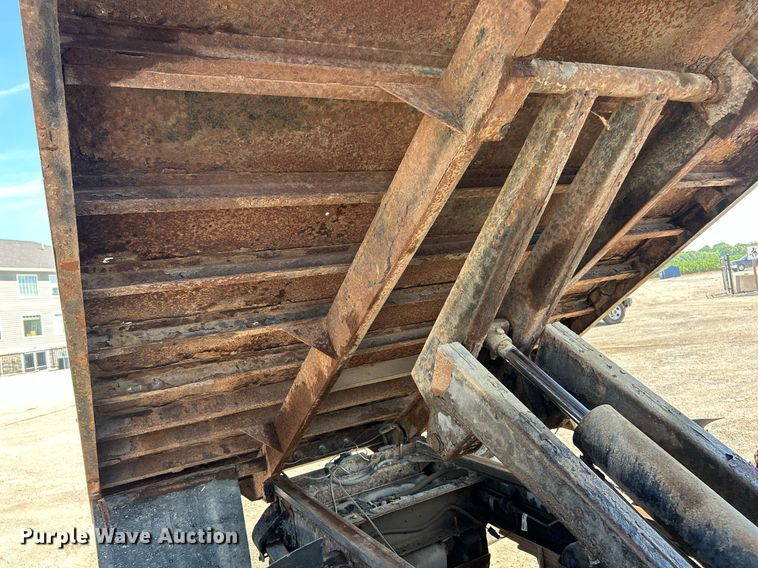 image for item EK8294 2006 GMC C5500 Crew Cab dump flatbed truck