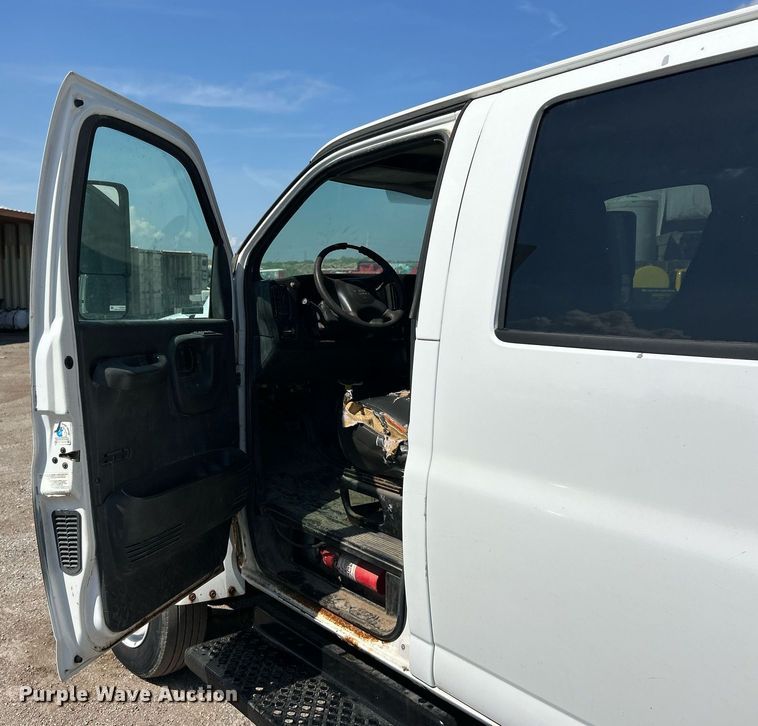 image for item EK8294 2006 GMC C5500 Crew Cab dump flatbed truck