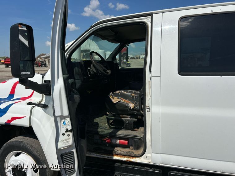 image for item EK8294 2006 GMC C5500 Crew Cab dump flatbed truck