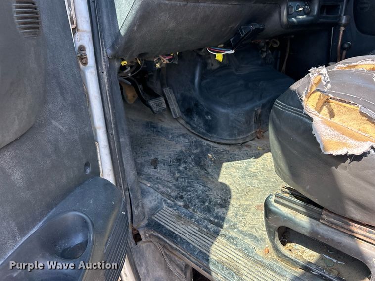 image for item EK8294 2006 GMC C5500 Crew Cab dump flatbed truck