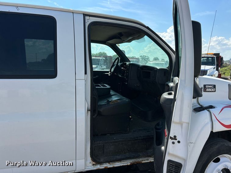 image for item EK8294 2006 GMC C5500 Crew Cab dump flatbed truck