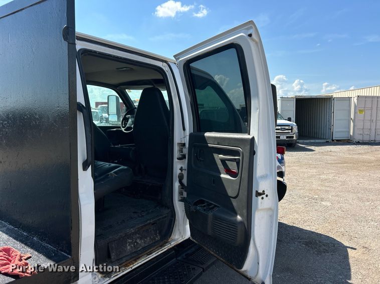 image for item EK8294 2006 GMC C5500 Crew Cab dump flatbed truck