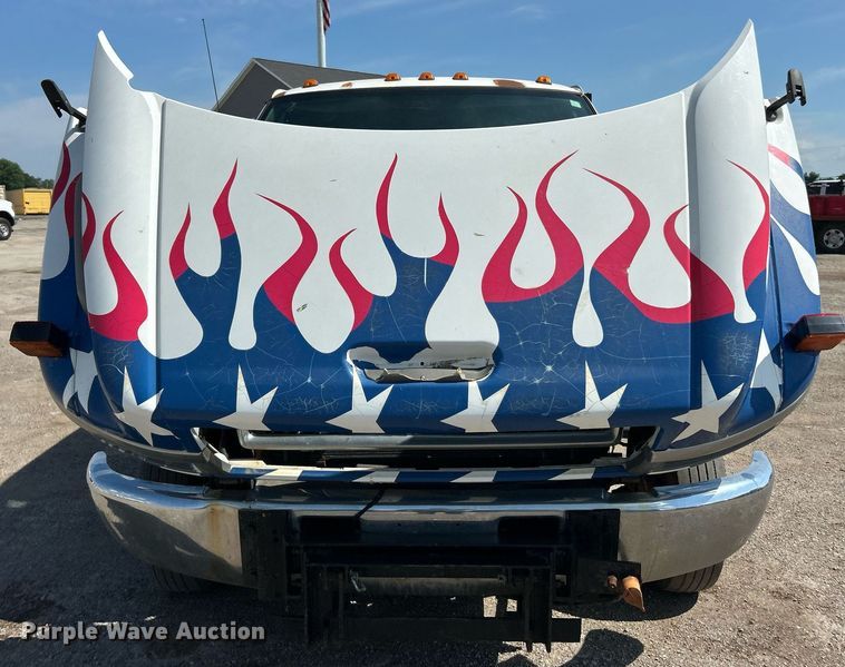 image for item EK8294 2006 GMC C5500 Crew Cab dump flatbed truck