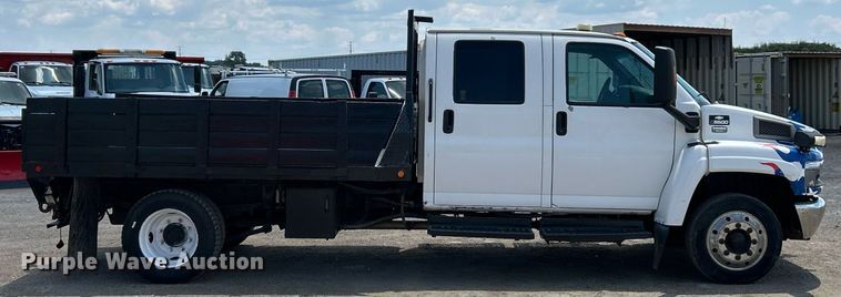 image for item EK8296 2006 Chevrolet C5500 Crew Cab flatbed truck