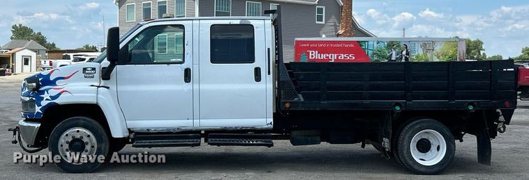 image for item EK8296 2006 Chevrolet C5500 Crew Cab flatbed truck