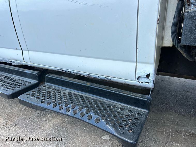 image for item EK8296 2006 Chevrolet C5500 Crew Cab flatbed truck