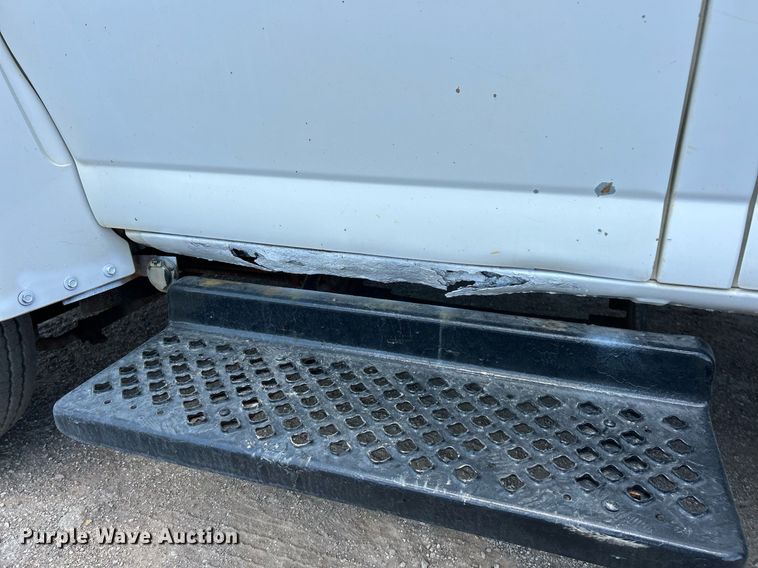 image for item EK8296 2006 Chevrolet C5500 Crew Cab flatbed truck