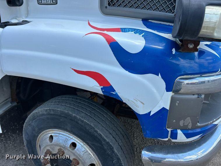 image for item EK8296 2006 Chevrolet C5500 Crew Cab flatbed truck