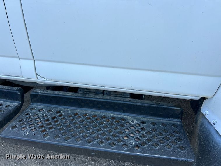 image for item EK8296 2006 Chevrolet C5500 Crew Cab flatbed truck