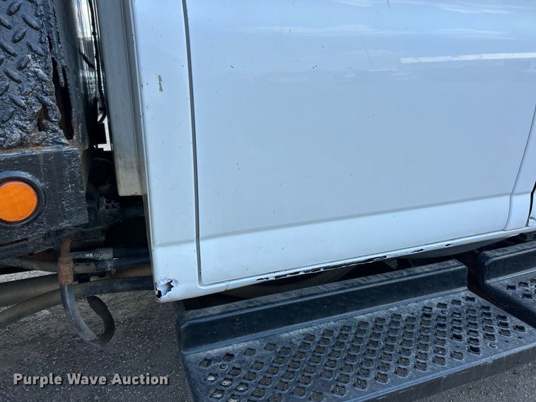 image for item EK8296 2006 Chevrolet C5500 Crew Cab flatbed truck