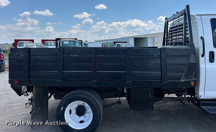 image for item EK8296 2006 Chevrolet C5500 Crew Cab flatbed truck