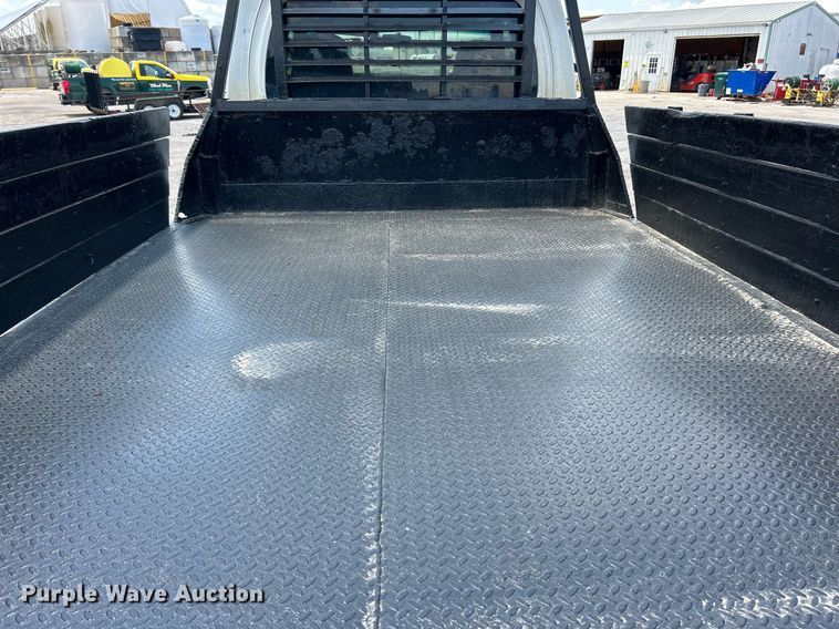 image for item EK8296 2006 Chevrolet C5500 Crew Cab flatbed truck