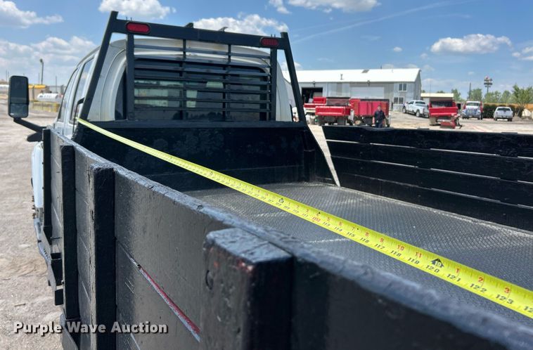 image for item EK8296 2006 Chevrolet C5500 Crew Cab flatbed truck