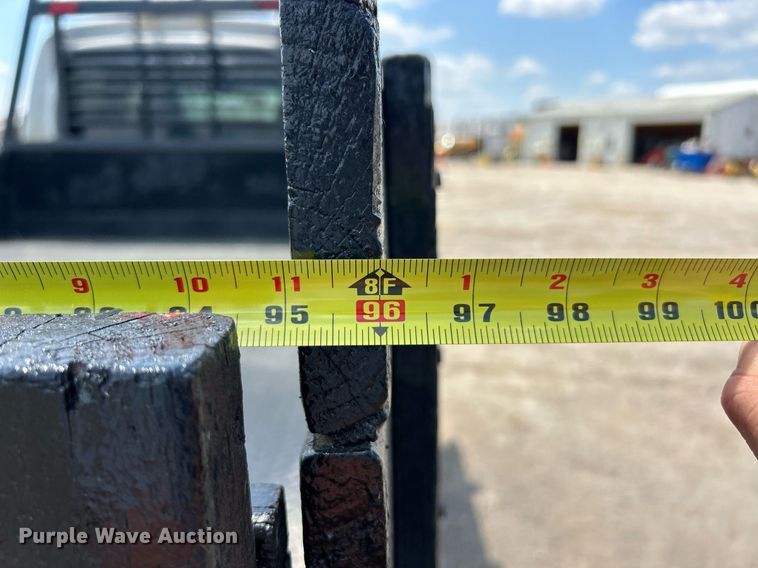 image for item EK8296 2006 Chevrolet C5500 Crew Cab flatbed truck