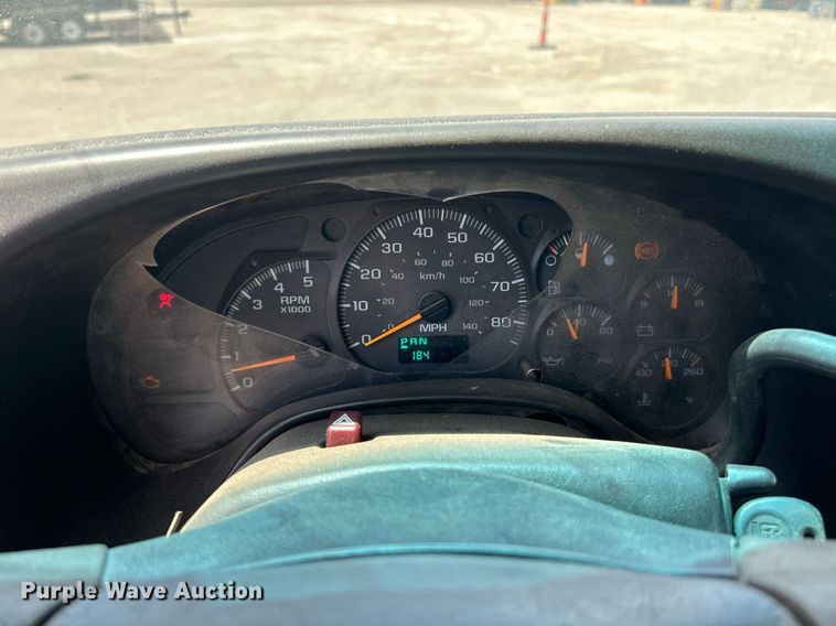 image for item EK8296 2006 Chevrolet C5500 Crew Cab flatbed truck