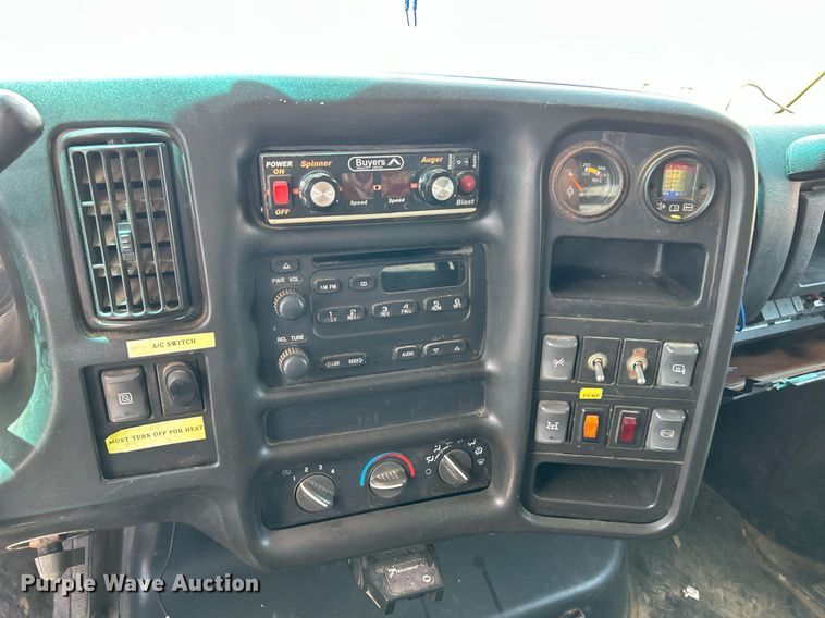 image for item EK8296 2006 Chevrolet C5500 Crew Cab flatbed truck