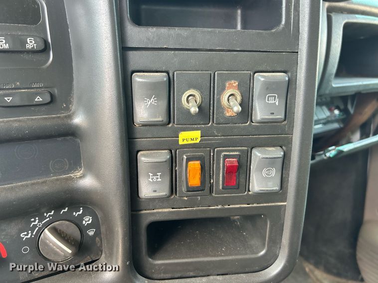 image for item EK8296 2006 Chevrolet C5500 Crew Cab flatbed truck