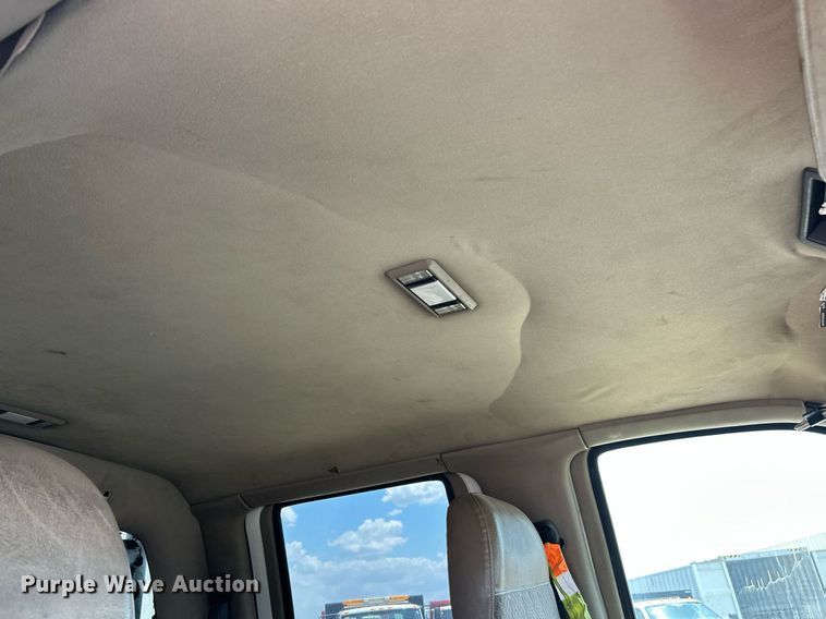 image for item EK8296 2006 Chevrolet C5500 Crew Cab flatbed truck