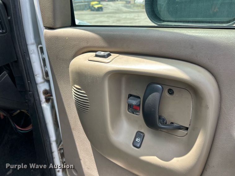 image for item EK8296 2006 Chevrolet C5500 Crew Cab flatbed truck