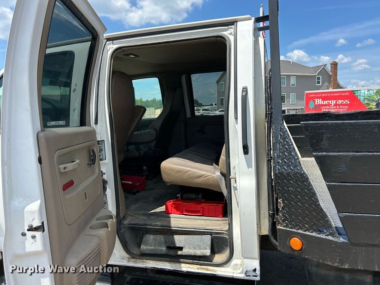 image for item EK8296 2006 Chevrolet C5500 Crew Cab flatbed truck