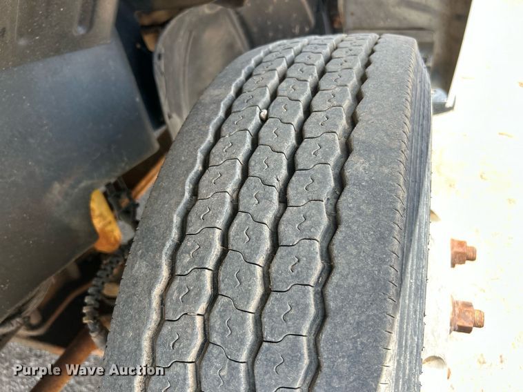 image for item EK8296 2006 Chevrolet C5500 Crew Cab flatbed truck