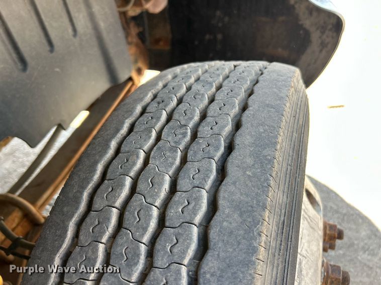 image for item EK8296 2006 Chevrolet C5500 Crew Cab flatbed truck