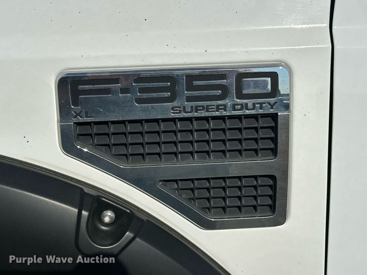 image for item EK8297 2009 Ford F350 Super Duty XL pickup truck