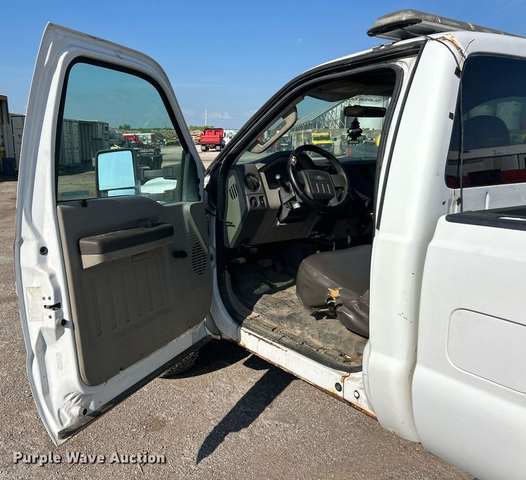 image for item EK8297 2009 Ford F350 Super Duty XL pickup truck