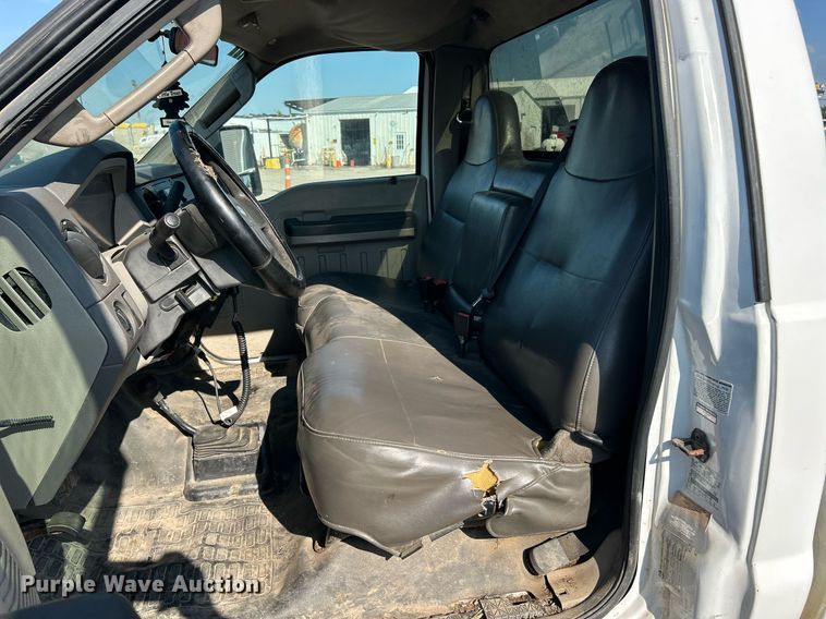 image for item EK8297 2009 Ford F350 Super Duty XL pickup truck