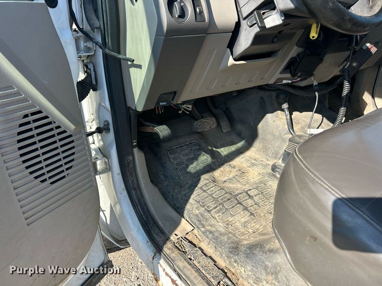 image for item EK8297 2009 Ford F350 Super Duty XL pickup truck