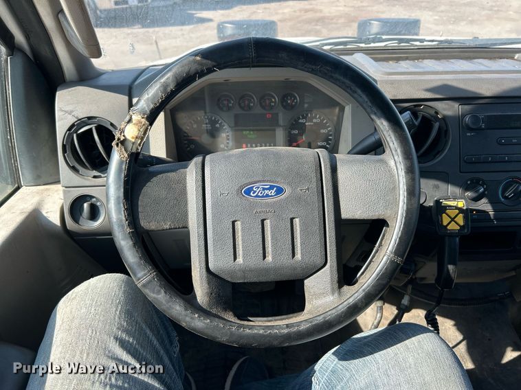 image for item EK8297 2009 Ford F350 Super Duty XL pickup truck