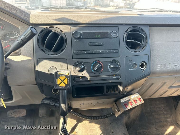 image for item EK8297 2009 Ford F350 Super Duty XL pickup truck