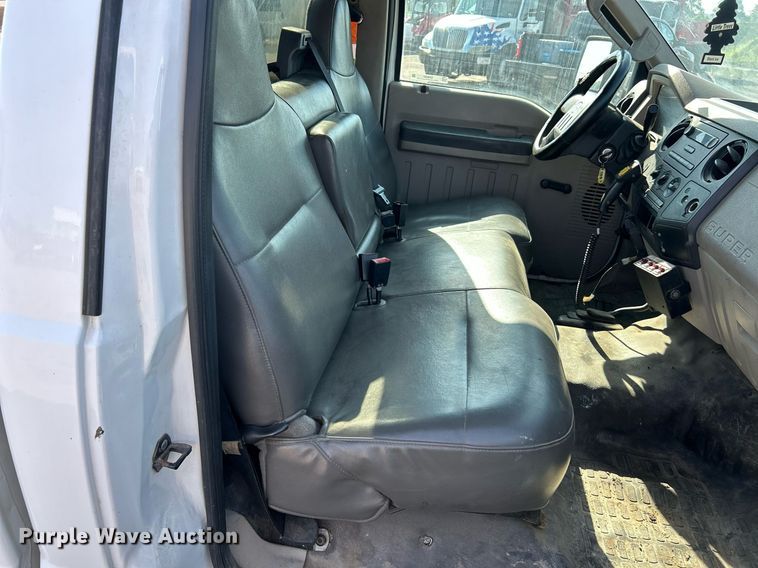 image for item EK8297 2009 Ford F350 Super Duty XL pickup truck