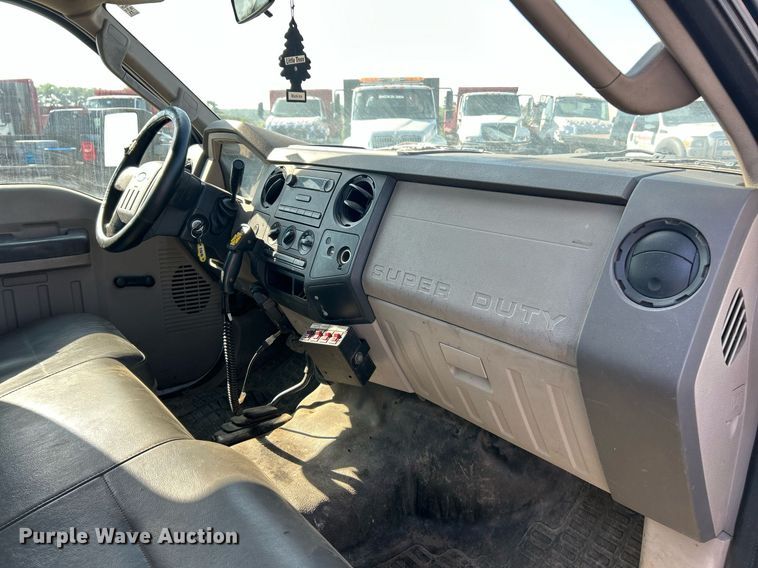 image for item EK8297 2009 Ford F350 Super Duty XL pickup truck