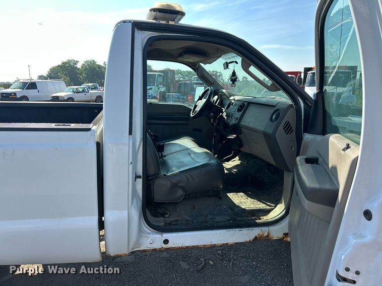 image for item EK8297 2009 Ford F350 Super Duty XL pickup truck