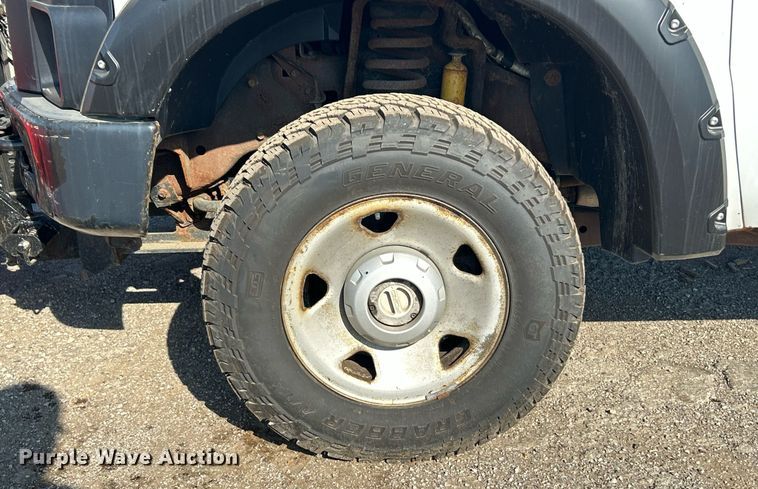 image for item EK8297 2009 Ford F350 Super Duty XL pickup truck