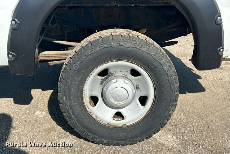 image for item EK8297 2009 Ford F350 Super Duty XL pickup truck