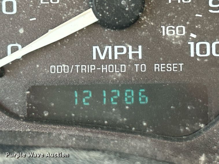 image for item EK8299 2002 Chevrolet S10 Ext. Cab pickup truck