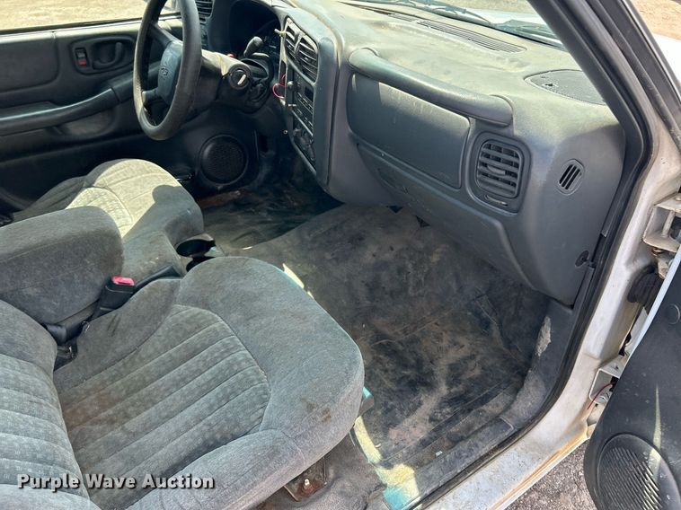 image for item EK8299 2002 Chevrolet S10 Ext. Cab pickup truck