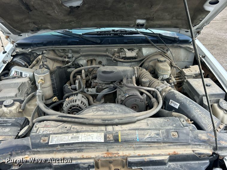 image for item EK8299 2002 Chevrolet S10 Ext. Cab pickup truck