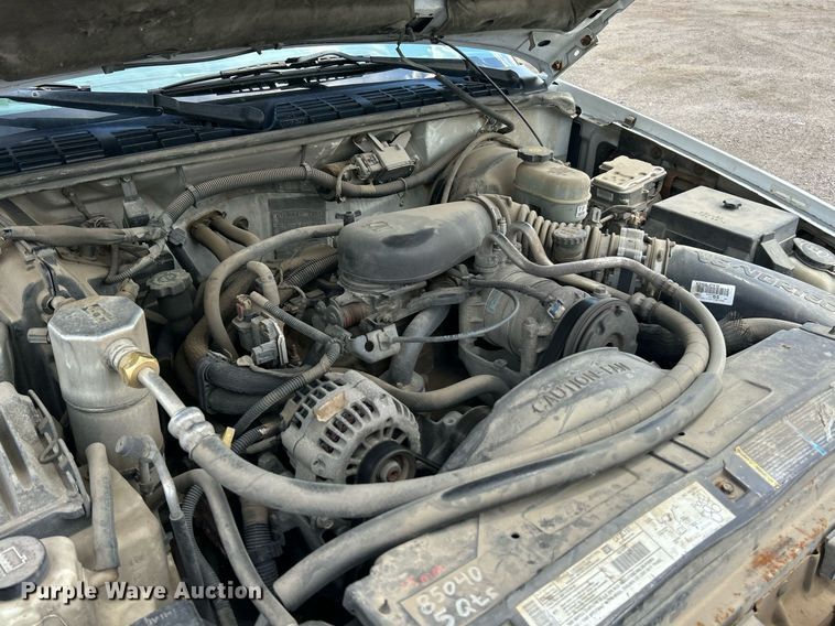 image for item EK8299 2002 Chevrolet S10 Ext. Cab pickup truck