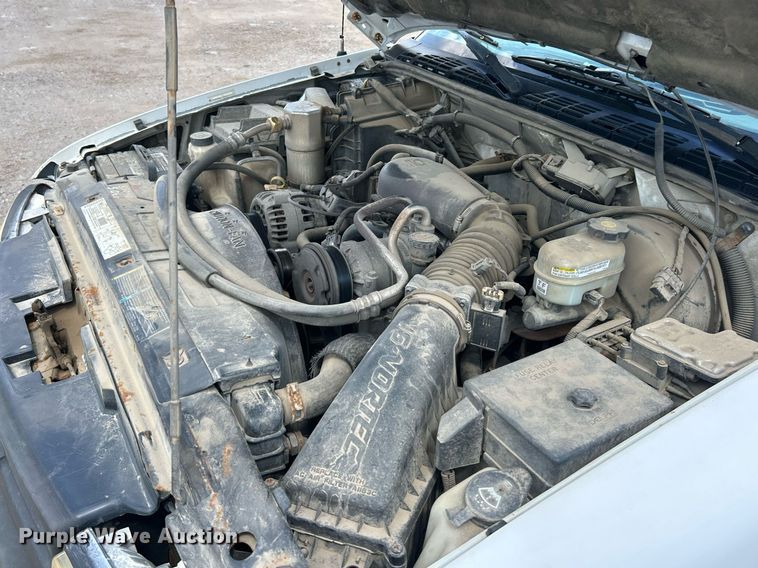 image for item EK8299 2002 Chevrolet S10 Ext. Cab pickup truck