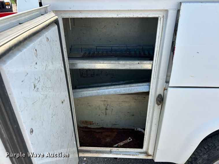 image for item EK8300 2002 Chevrolet Silverado 2500HD utility bed pickup truck