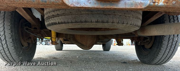 image for item EK8300 2002 Chevrolet Silverado 2500HD utility bed pickup truck